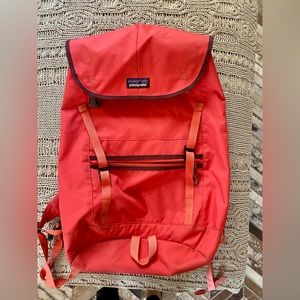 Patagonia 25L Arbor classic backpack (tomato)